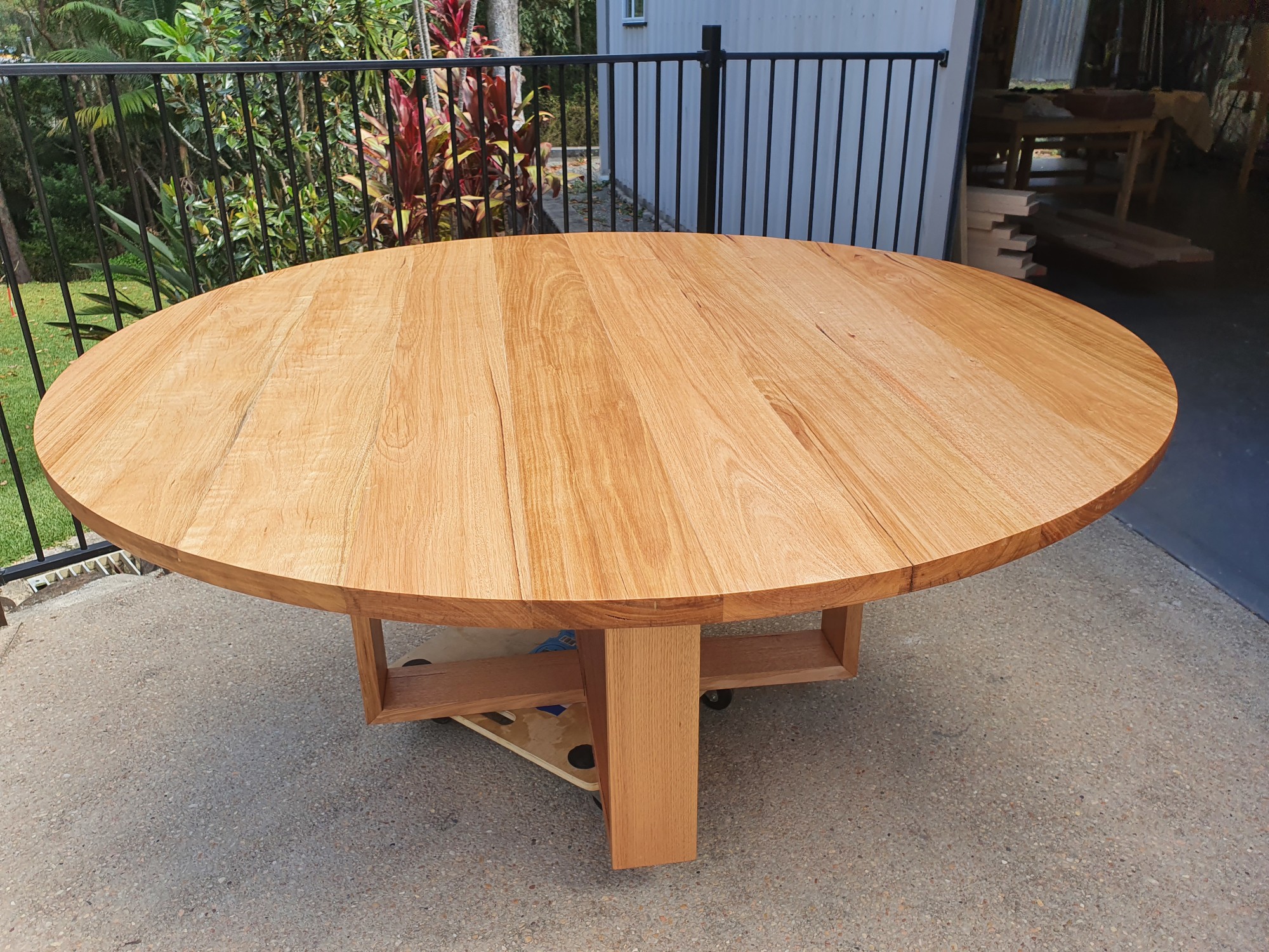 Largew Round American Oak Table