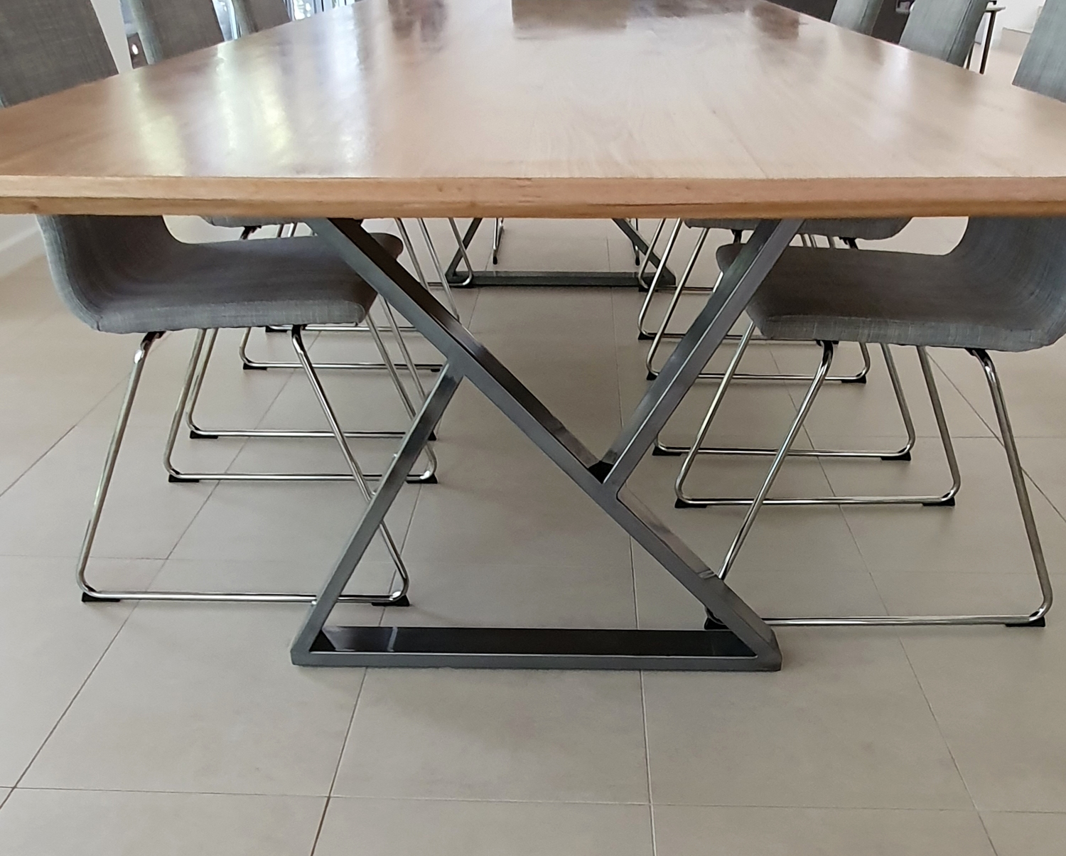 Rectangular Office Table with aluminium legs
